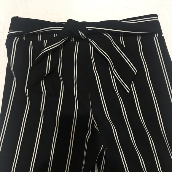 B&W STRIPE WIDE LEG PULL-ON PANT WITH TIE BELT - Picture 3 of 5